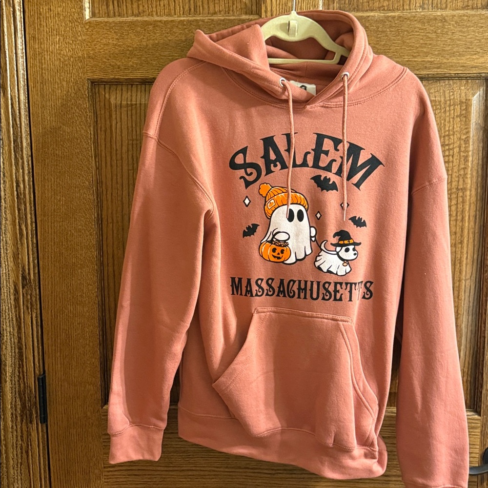 Salem Massachusetts Halloween Hoodie Medium NWT